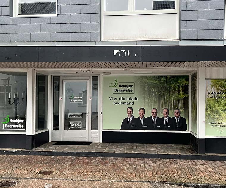 Vamdrup Begravelsesforretning - Charlotte og Claus Madsens Eftf. - Houkjær Begravelse, bedemand i Kolding