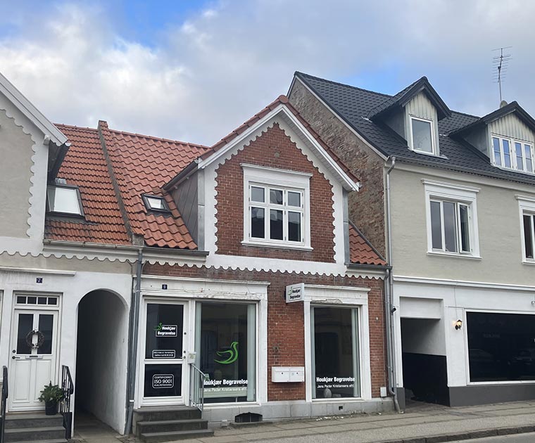 Ry Begravelsesforretning -Jens Peder Kristiansens Eftf. - Houkjær Begravelse, bedemand i Ry