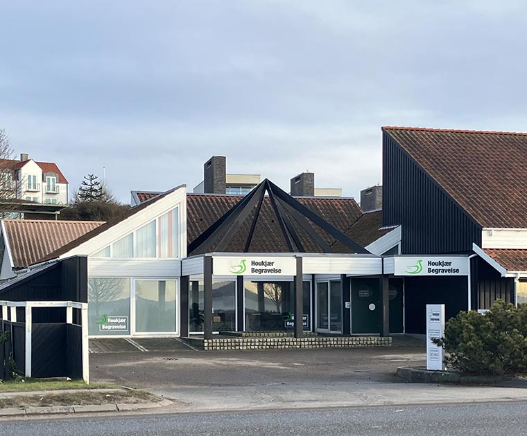 Ebeltoft Begravelsesforretning - Sv. Aage Egelunds Eftf. - Houkjær Begravelse, bedemand i Ebeltoft