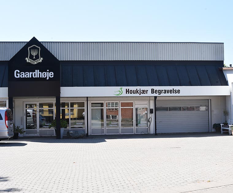 Holstebro Begravelsesforretning- Gaardhøje eftf.- Houkjær Begravelse, bedemand i Holstebro