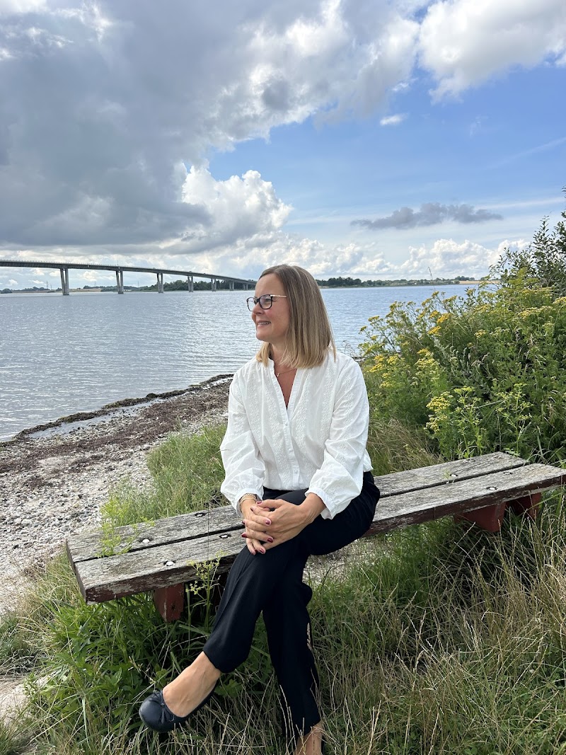 Glem Mig Ej Begravelse & Fjordens Begravelse, bedemand i Frederikssund
