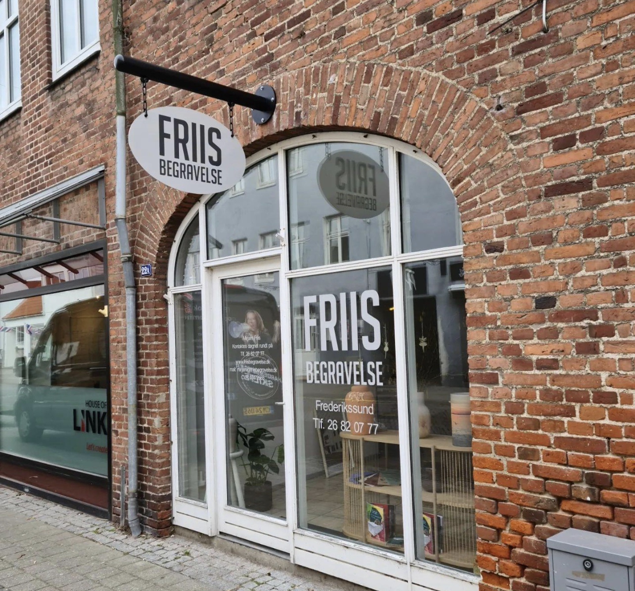 Friis Begravelse, bedemand i Hillerød